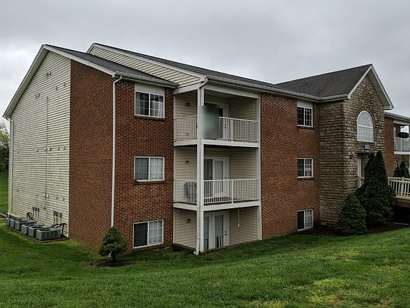 3rd image of 10260 Crossbow Ct APT 11