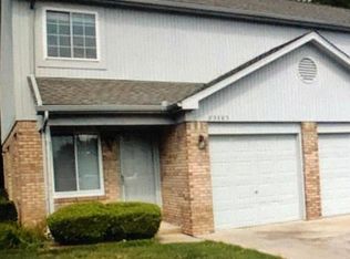 23820 W Grove Circle Dr, Trenton, MI 48183