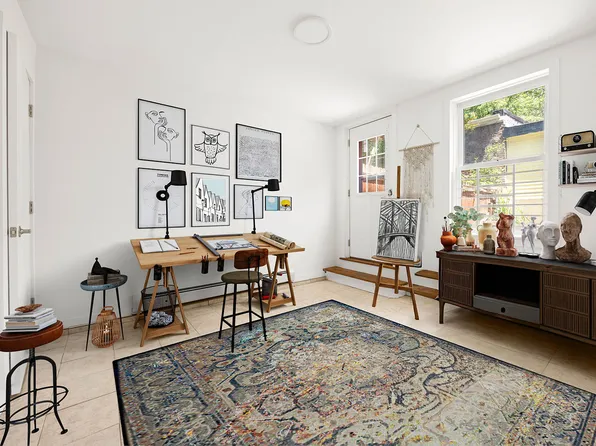 96 Pioneer Street image 10 of 13