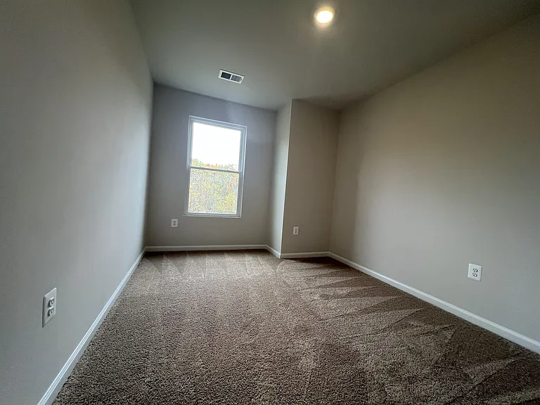 8157 Bartholomew Ct — Photo 11