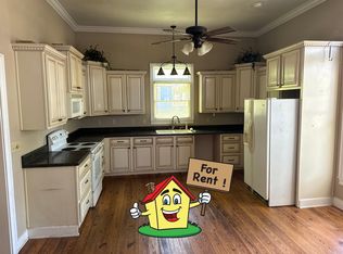206 Page St #B, Eastman, GA 31023