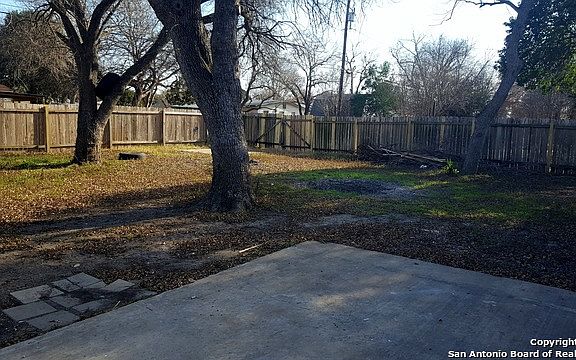 5th image of 9902 Eveningway Dr