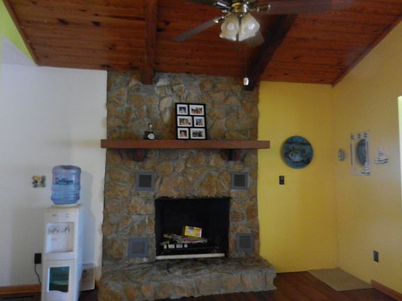 5th image of 42 E Sugar Lake Dr
