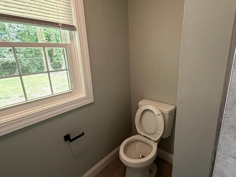 721 Hooker Rd — Photo 18