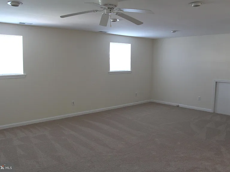 8638 Chester Ct — Photo 11