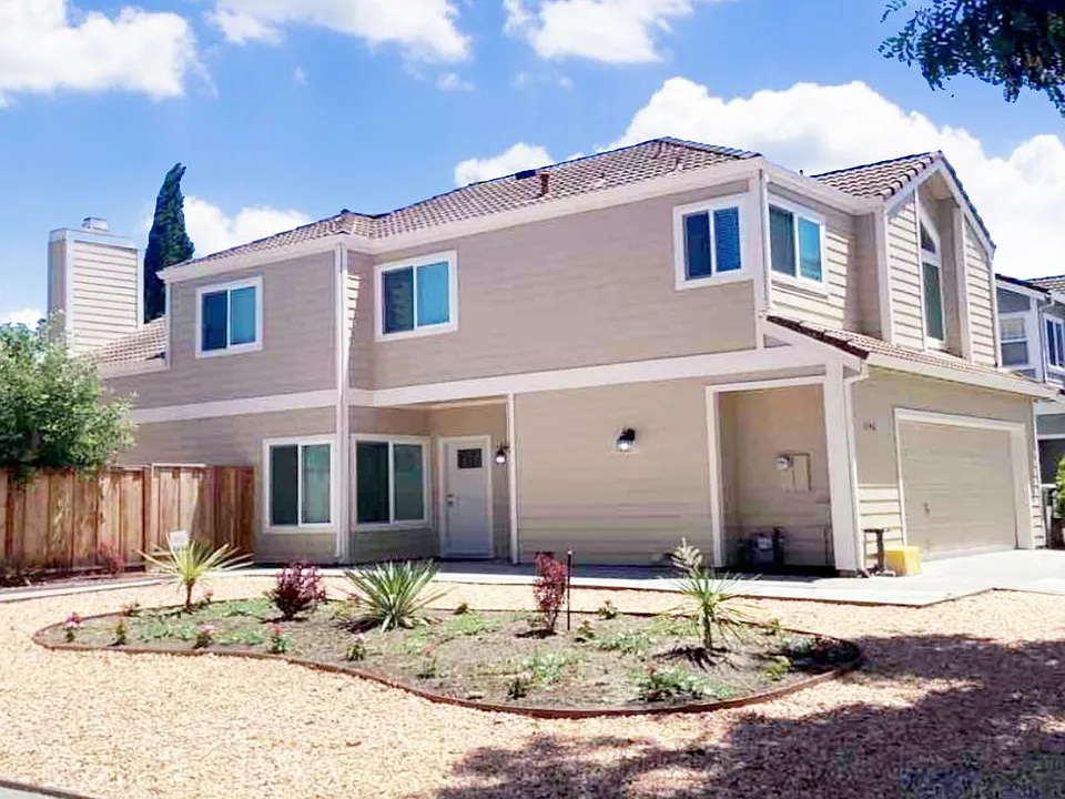 1146 Rosebriar Way
