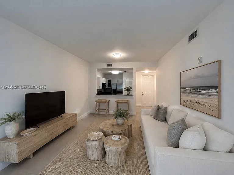 652 NE 63rd St #105 — Photo 7
