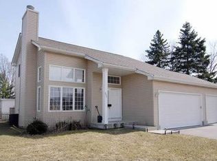 299 Harding St, Grayslake, IL 60030