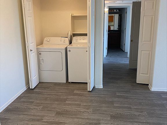 4th image of 560 Penn Ln #123
