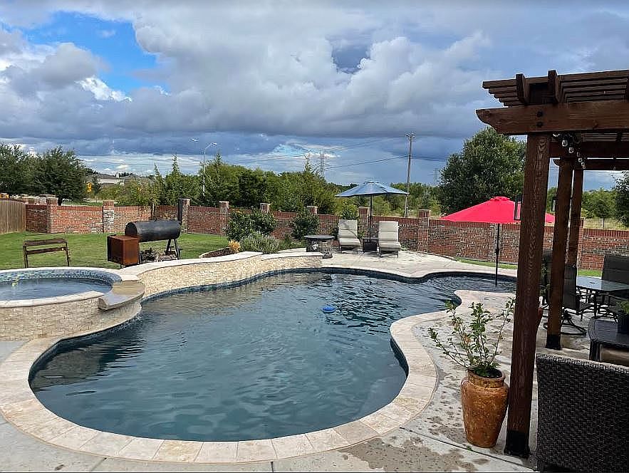 2nd image of 717 Mangrove Ct