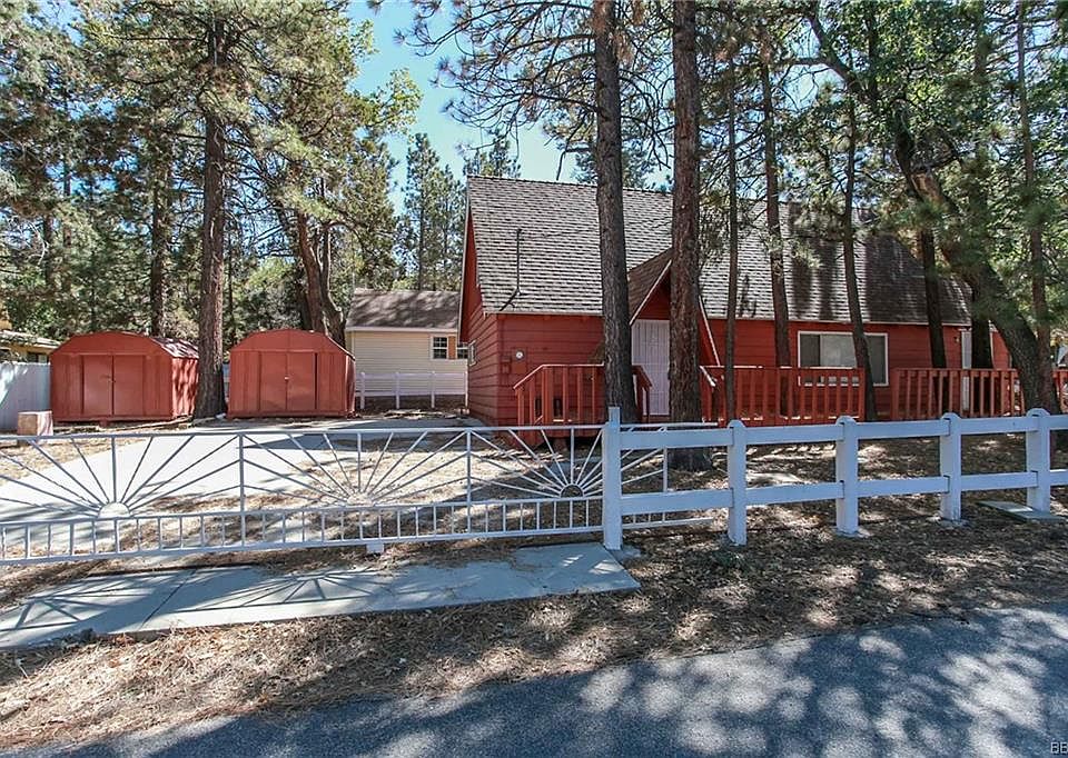 1st image of 299 Leonard Ln