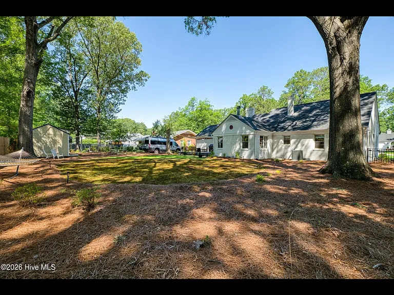 611 Clark Dr — Photo 30