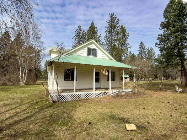 919 Silver Springs Rd, Moyie Springs, ID 83845