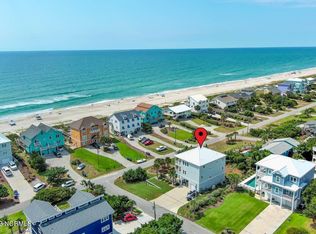 101 Robin St, Emerald Isle, NC 28594