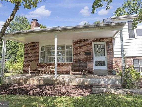 3rd image of 622 Knoll Dr
