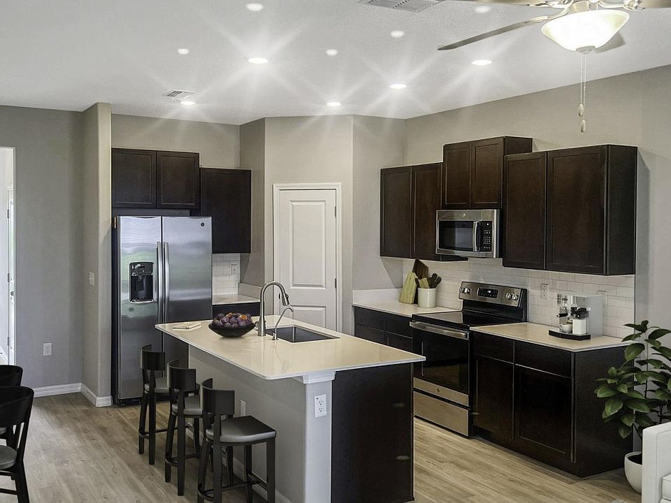 2nd image of 8361 Rockfleet Dr