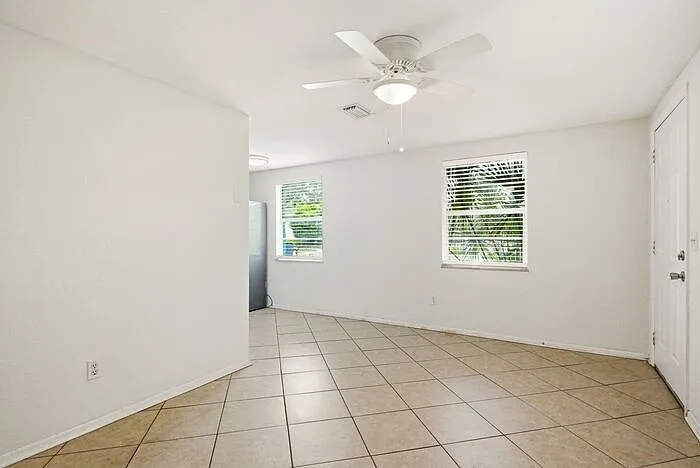 2 bed, 1.0 bath, 650 sqft, $1,725 — Photo 3