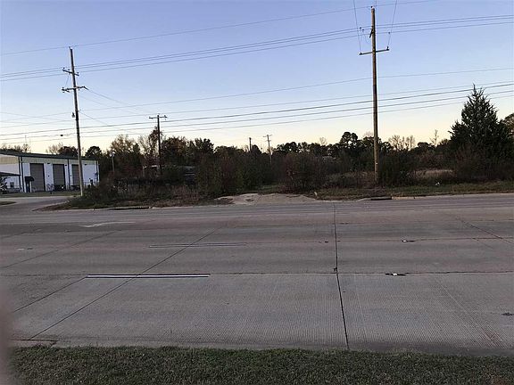 4th image of 2600 W 7th St