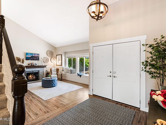 3rd image of 366 Mooncrest Ct
