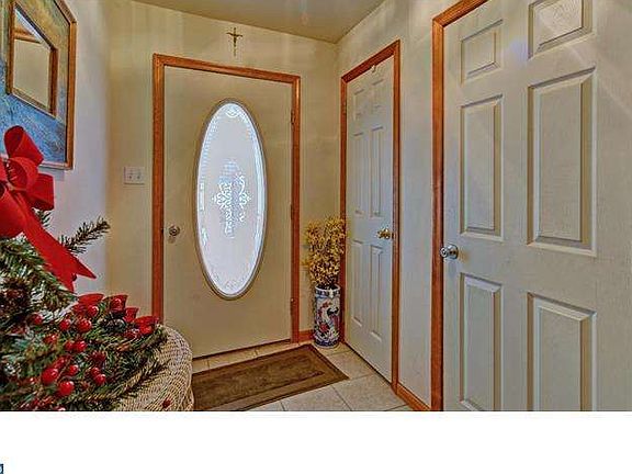 4th image of 233 39th St #E