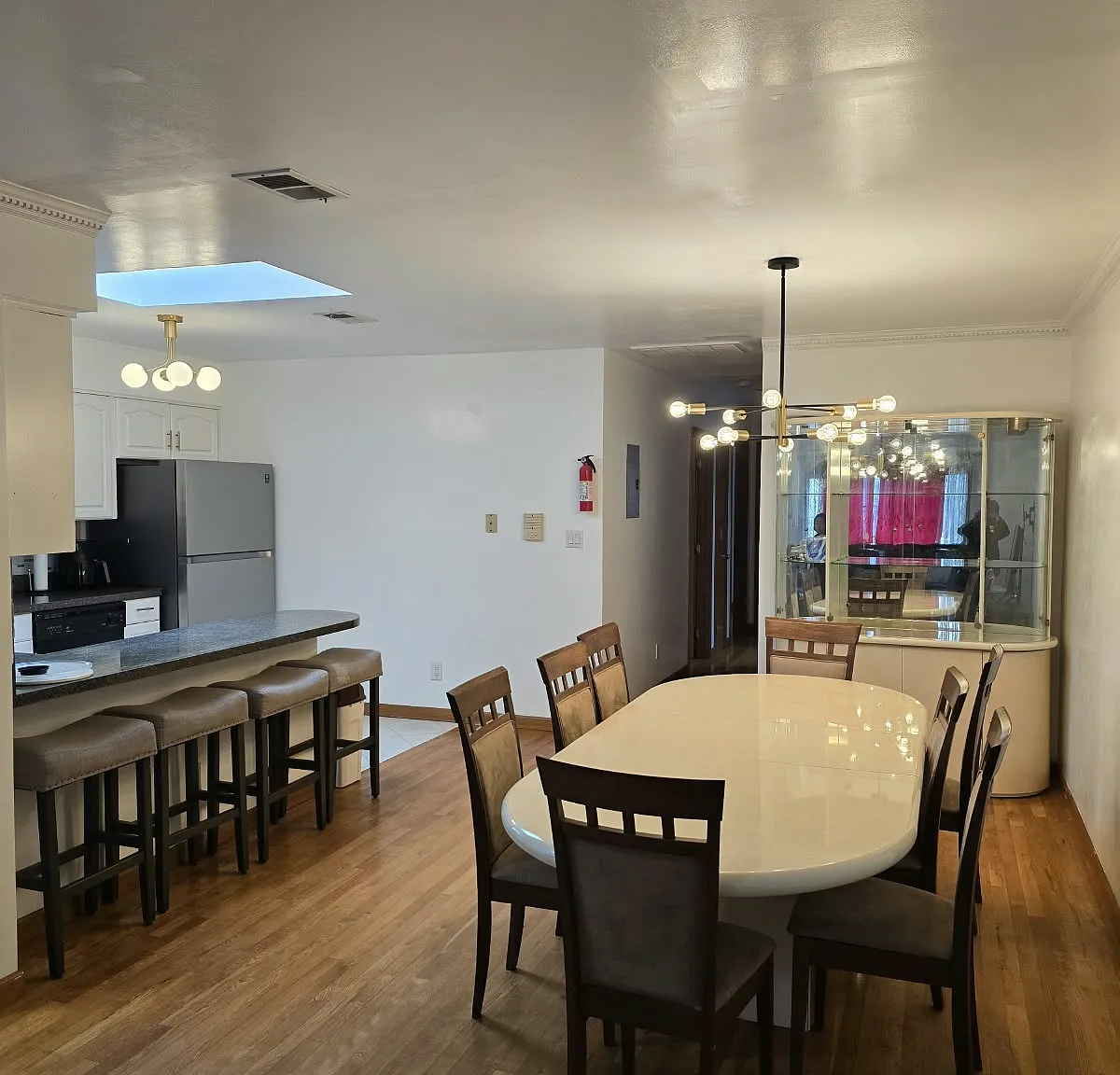 3 bed, $3,200 — Photo 3