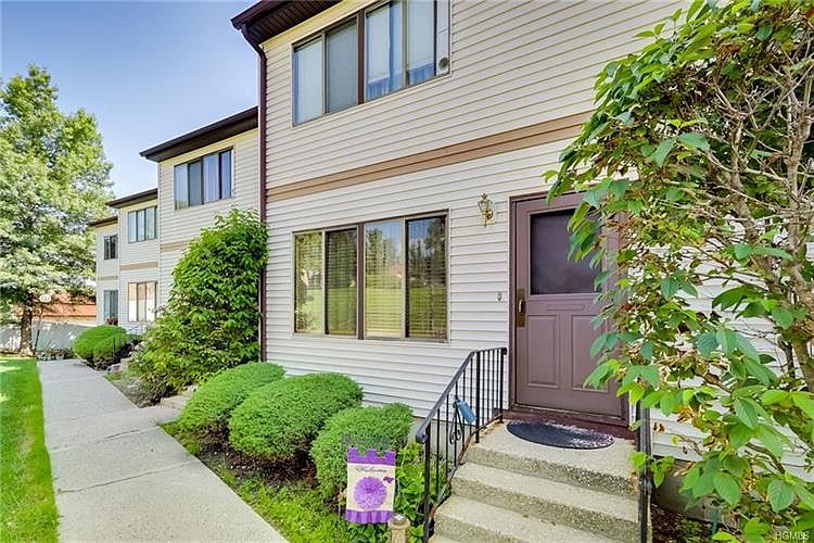 1st image of 527 Country Club Ln