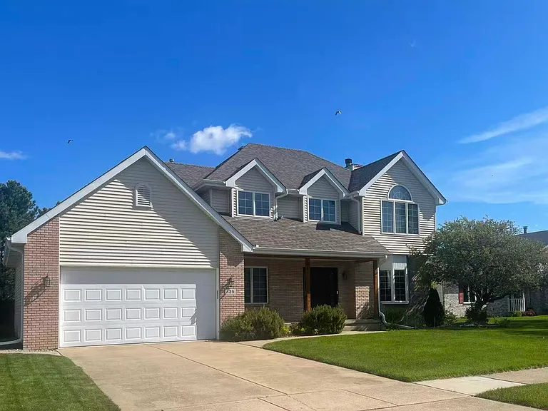 135 Deertrail Dr — Photo 1
