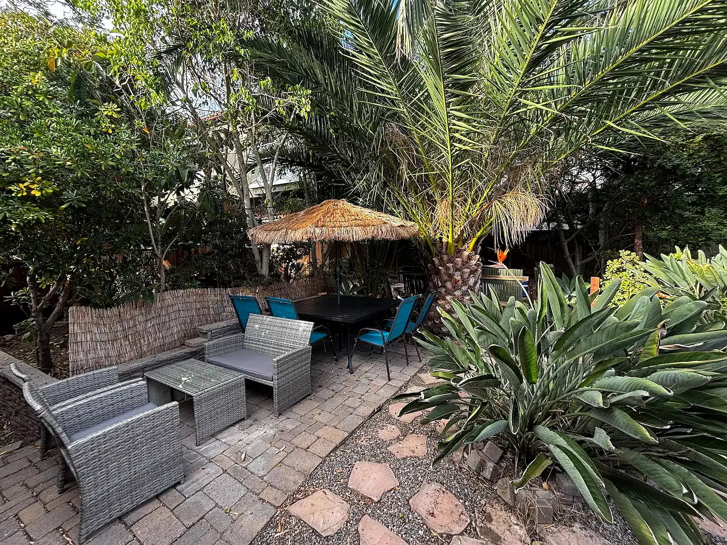3 bed, $6,300 — Photo 1