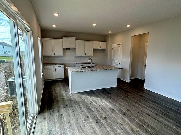 2nd image of 489 Melissa Dr