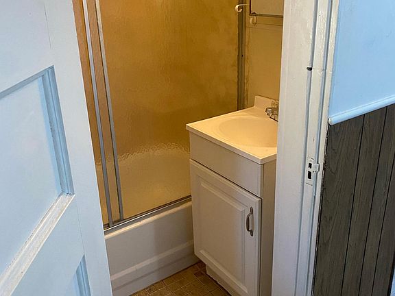5th image of 29 Maple Ave Floor 2-9