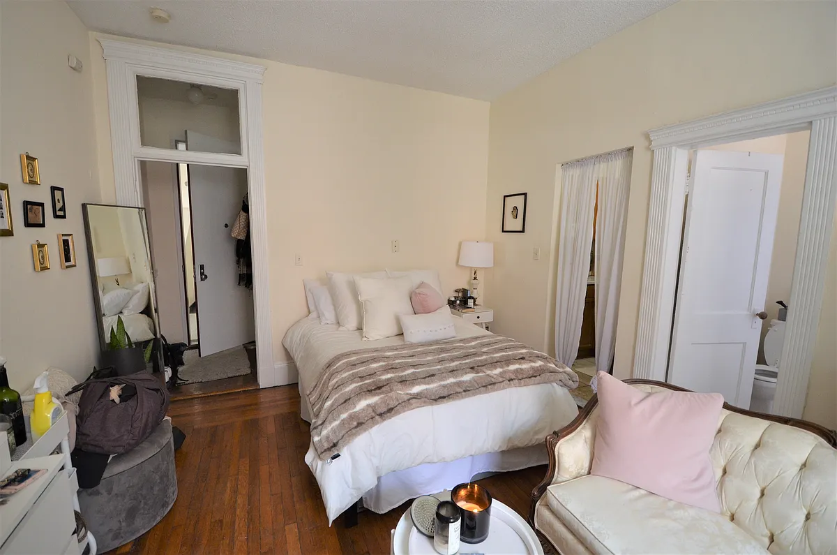 Building Photo - 24 Hemenway St #1