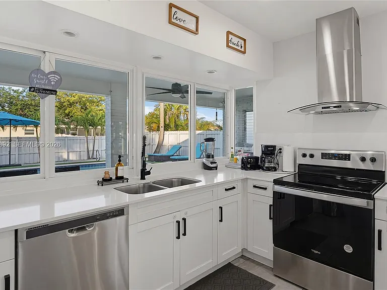 632 S Crescent Dr — Photo 11