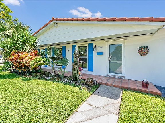 4th image of 9322 SW 182nd St