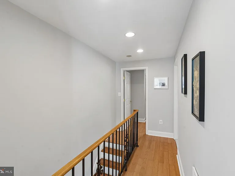 2139 Montrose St — Photo 10