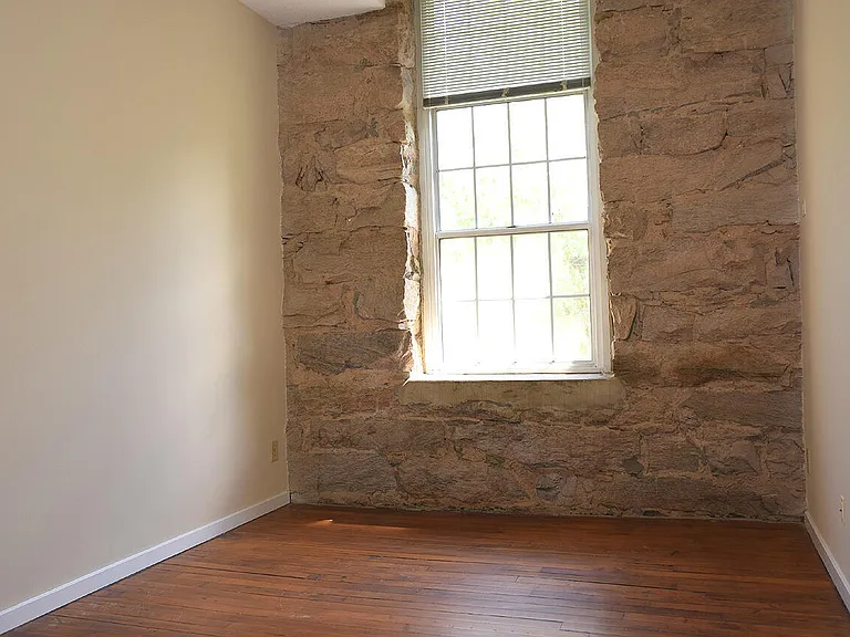 1500 River Mill Dr #305 — Photo 13