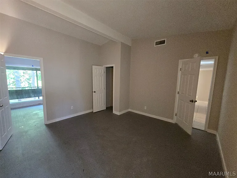 3735 Wesley Dr — Photo 7