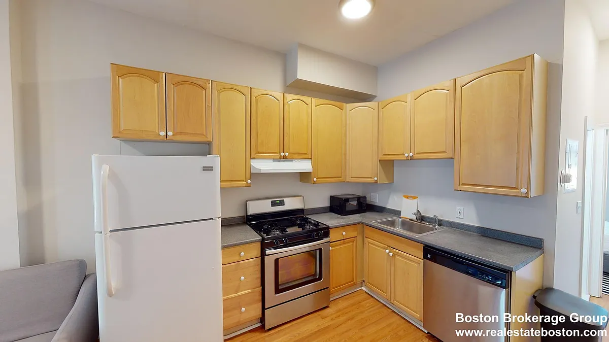 Building Photo - 96 Hammond St #1