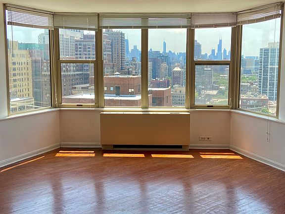 2nd image of 525 W Hawthorne Pl APT 2103