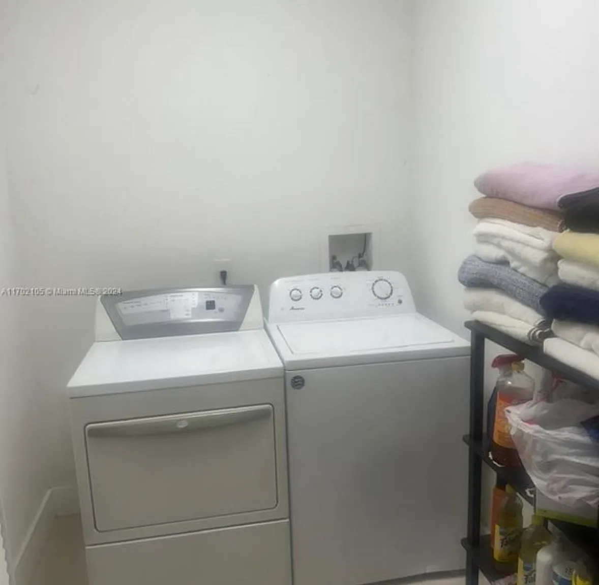 3 bed, 1600 sqft, $2,700 — Photo 3