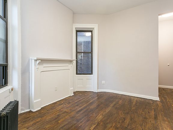 5th image of 454 W 22nd St #2A1
