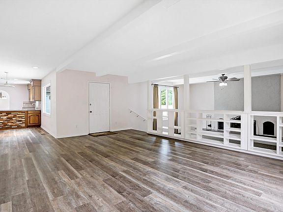 3rd image of 107 Downing Ct