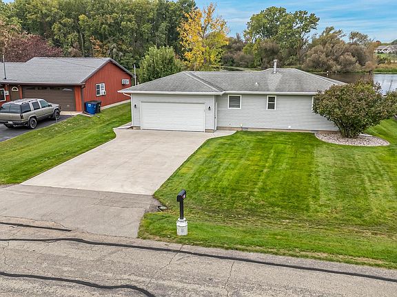 4th image of 653 Krenz Rd