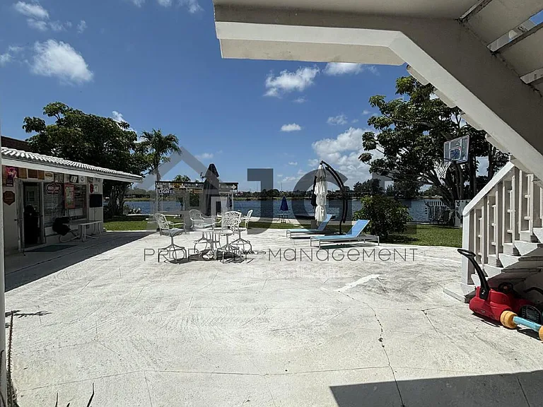 1040 Crystal Lake Dr #2 — Photo 15