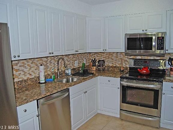3rd image of 3800 Powell Ln APT 508