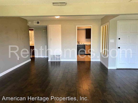 4th image of 6884 Hyde Park Dr Unit C
