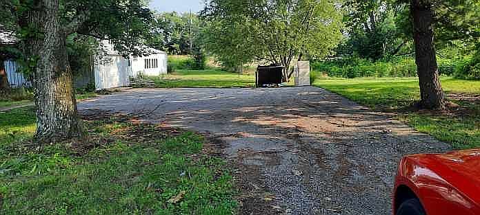 2nd image of 848 Woodville Rd