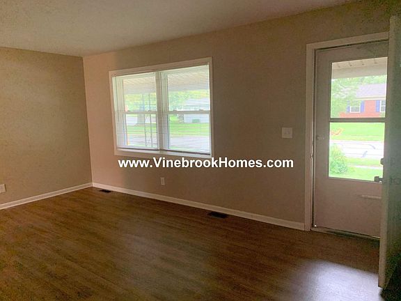 5th image of 1018 Crestmoor Dr