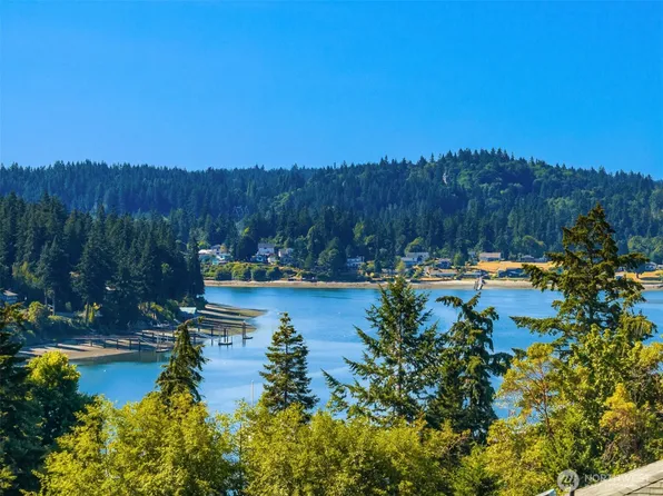 17725 Baywatch Court NE, Poulsbo, WA 98370