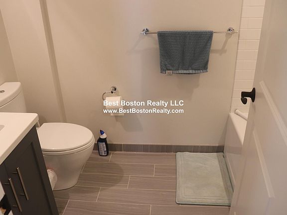 5th image of 168 Hampshire St #C3