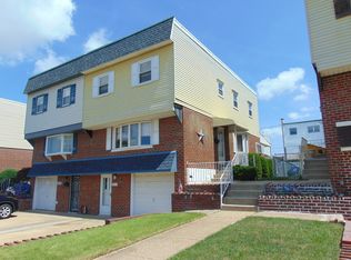 3823 Violet Dr, Philadelphia, PA 19154